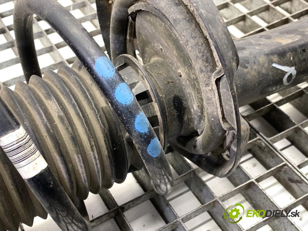 MERCEDES-BENZ KLASA GLA SUV 2017 100 kW GLA 200 CDI 4-matic (156.902) 2143 Tlmič pravy predný ZE A1563208213