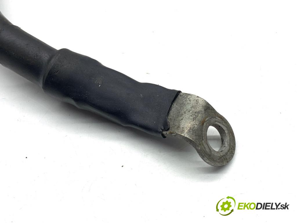 MERCEDES-BENZ KLASA GLA SUV 2017 100 kW GLA 200 CDI 4-matic (156.902) 2143 svorka MINUS: A1669056001