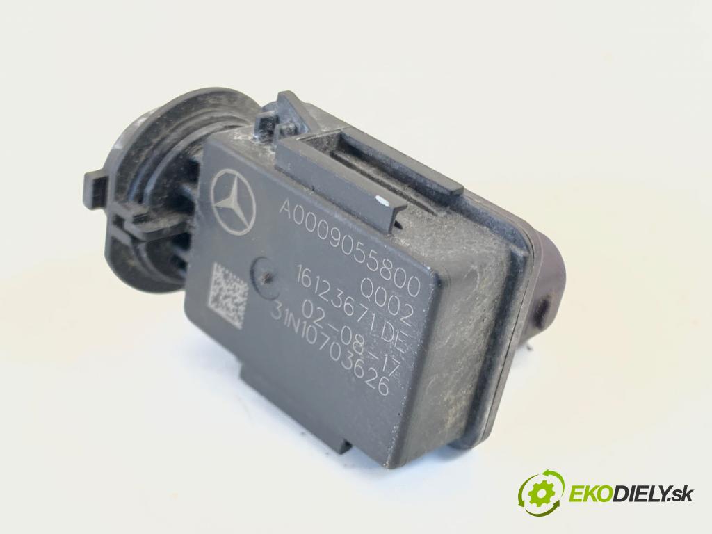 MERCEDES-BENZ KLASA GLA SUV 2017 100 kW GLA 200 CDI 4-matic (156.902) 2143 Snímač kvality vzduchu A0009055800