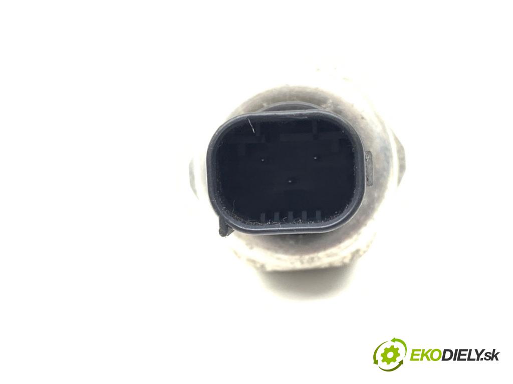 MERCEDES-BENZ KLASA GLA SUV 2017 100 kW GLA 200 CDI 4-matic (156.902) 2143 snímač klimatizace 2110000283 (Snímač klimatizace)