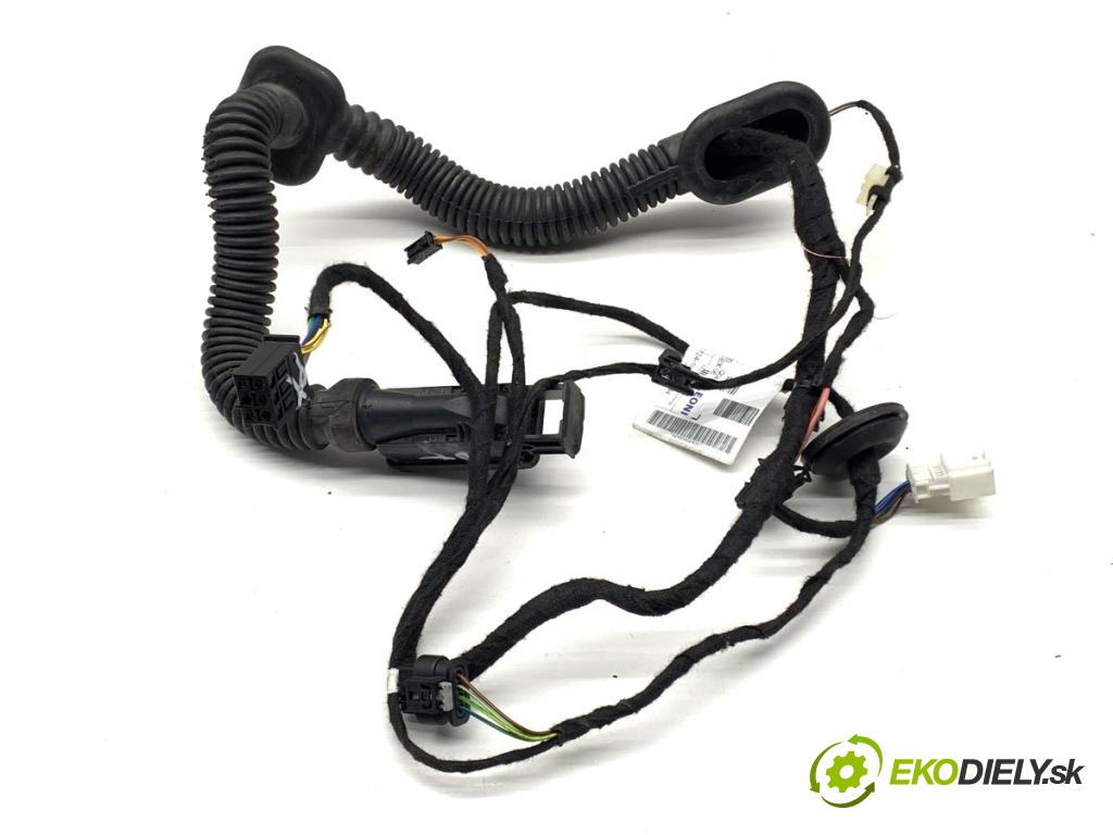 MERCEDES-BENZ KLASA GLA SUV 2017 100 kW GLA 200 CDI 4-matic (156.902) 2143 káblovačka dveře zadní část pravý A2465402400