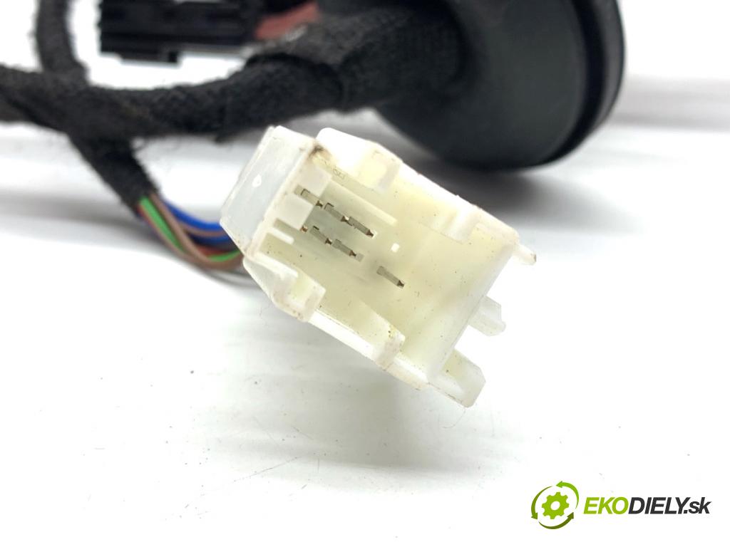 MERCEDES-BENZ KLASA GLA SUV 2017 100 kW GLA 200 CDI 4-matic (156.902) 2143 Káblovačka Dvere zad pravy A2465402400