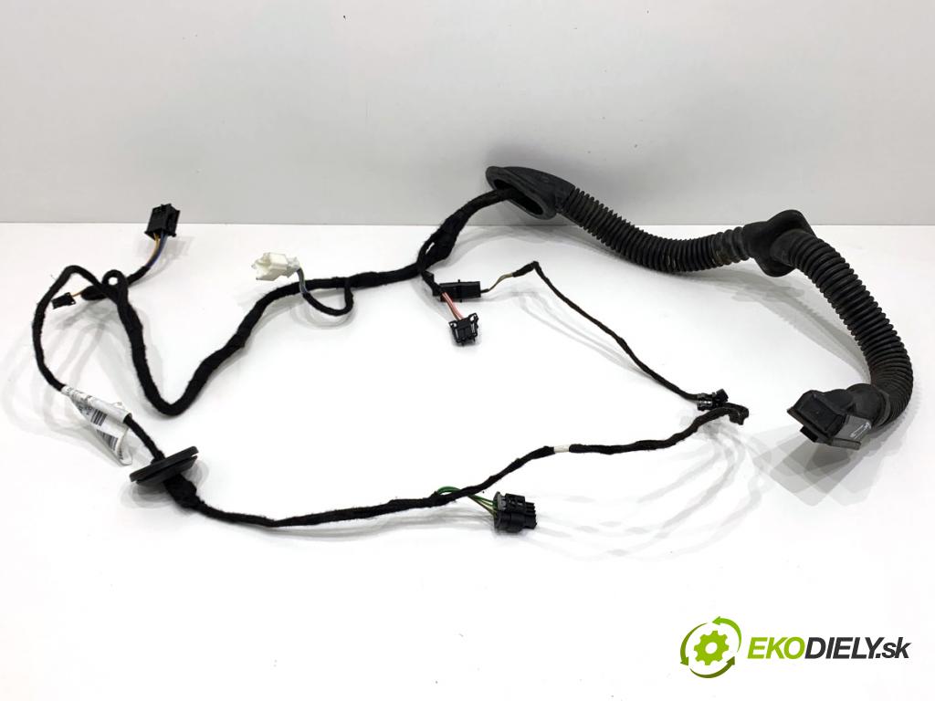 MERCEDES-BENZ KLASA GLA SUV 2017 100 kW GLA 200 CDI 4-matic (156.902) 2143 káblovačka dveře zadní část levý A2465402400