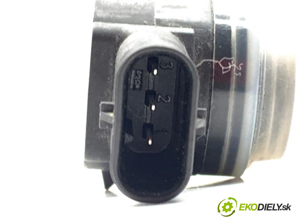 MERCEDES-BENZ KLASA GLA SUV 2017 100 kW GLA 200 CDI 4-matic (156.902) 2143 Snímač PDC 0009055504