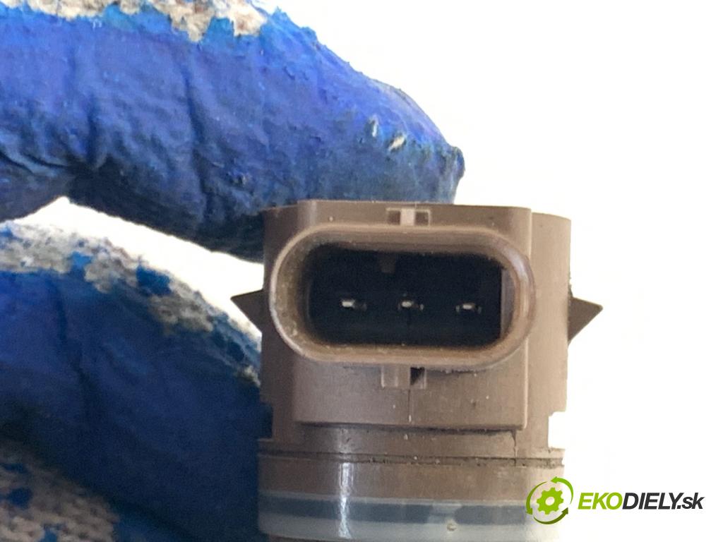 MERCEDES-BENZ KLASA GLA SUV 2017 100 kW GLA 200 CDI 4-matic (156.902) 2143 Snímač PDC A0009055604