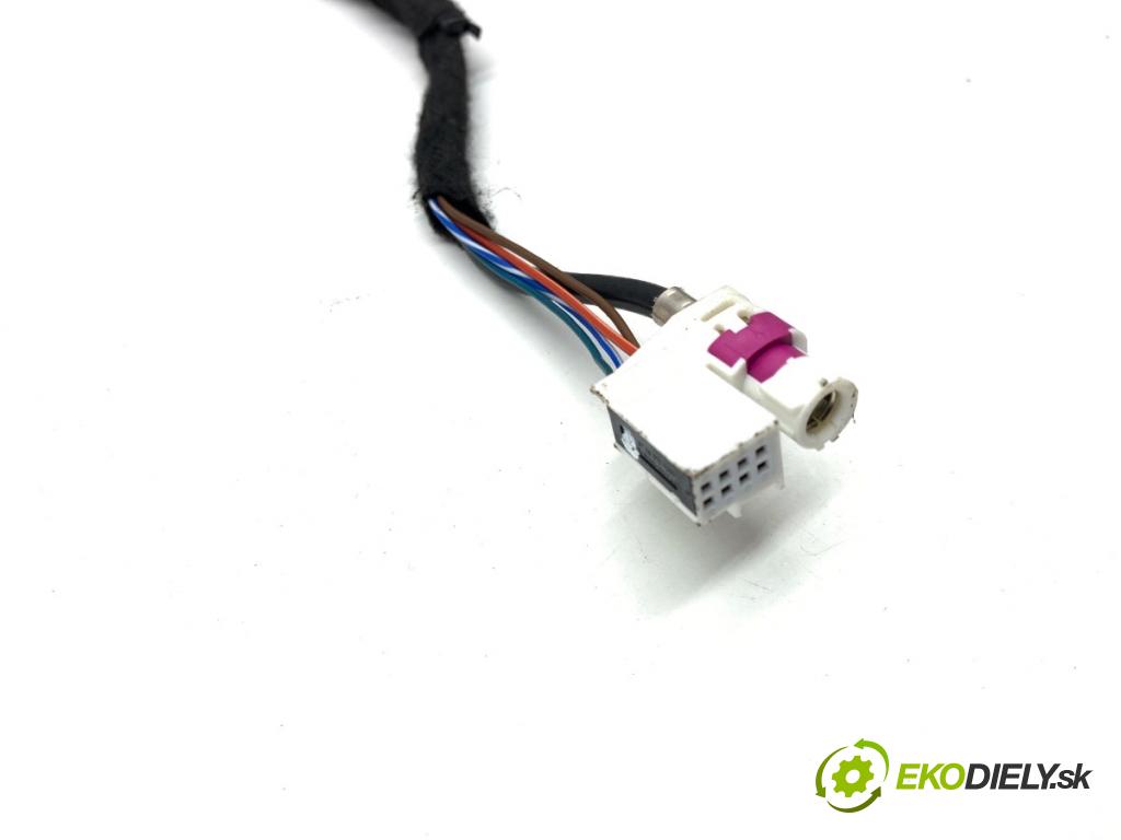 MERCEDES-BENZ KLASA GLA SUV 2017 100 kW GLA 200 CDI 4-matic (156.902) 2143 káblovačka dveří kufra zadní část pravá