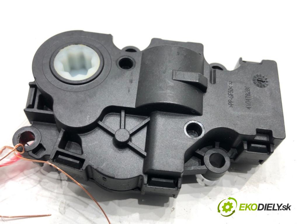 MERCEDES-BENZ KLASA GLA SUV 2017 100 kW GLA 200 CDI 4-matic (156.902) 2143 Motor kúrenia 113930-1710