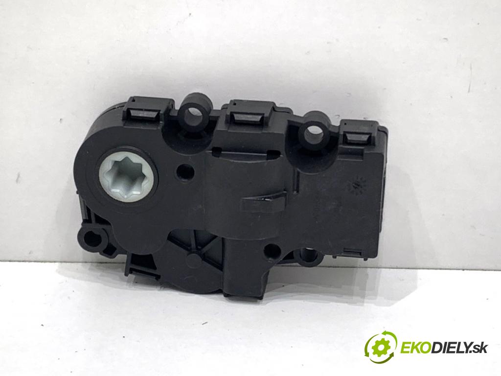 MERCEDES-BENZ KLASA GLA SUV 2017 100 kW GLA 200 CDI 4-matic (156.902) 2143 Motor kúrenia 113930-1710