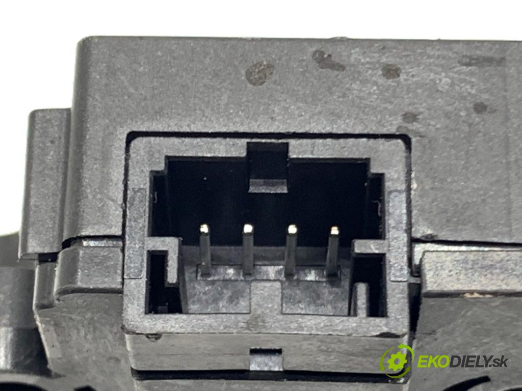 MERCEDES-BENZ KLASA GLA SUV 2017 100 kW GLA 200 CDI 4-matic (156.902) 2143 Motor kúrenia 113930-1710