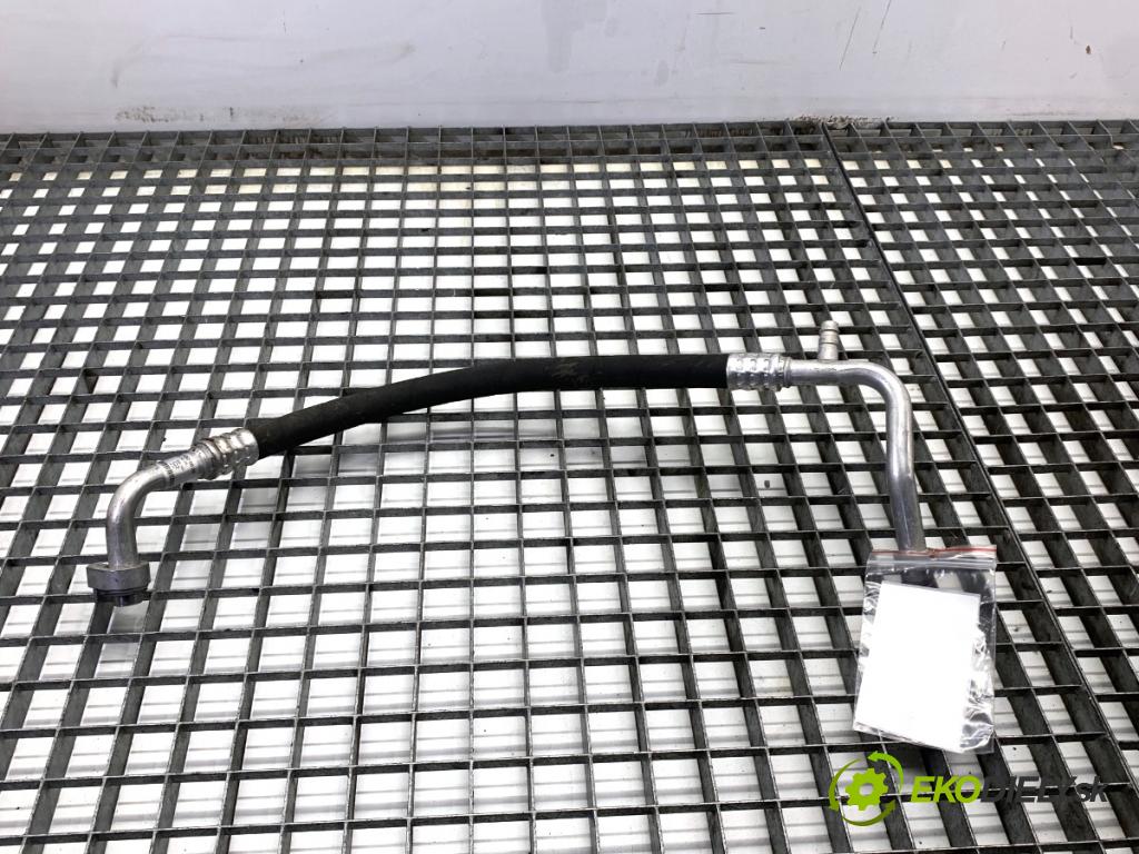 MERCEDES-BENZ KLASA GLA SUV 2017 100 kW GLA 200 CDI 4-matic (156.902) 2143 rúrka klimatizace 2468300802 (Trubka klimatizace)