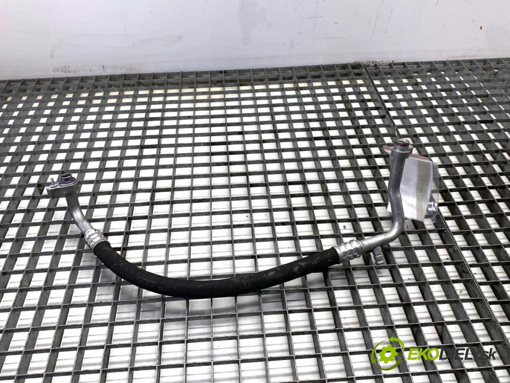 MERCEDES-BENZ KLASA GLA SUV 2017 100 kW GLA 200 CDI 4-matic (156.902) 2143 rúrka klimatizácie 2468300802 (Rúrka klimatizácie)