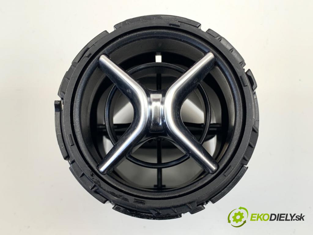 MERCEDES-BENZ KLASA GLA SUV 2017 100 kW GLA 200 CDI 4-matic (156.902) 2143 Mriežky kúrenia ľavy predný A1568300000