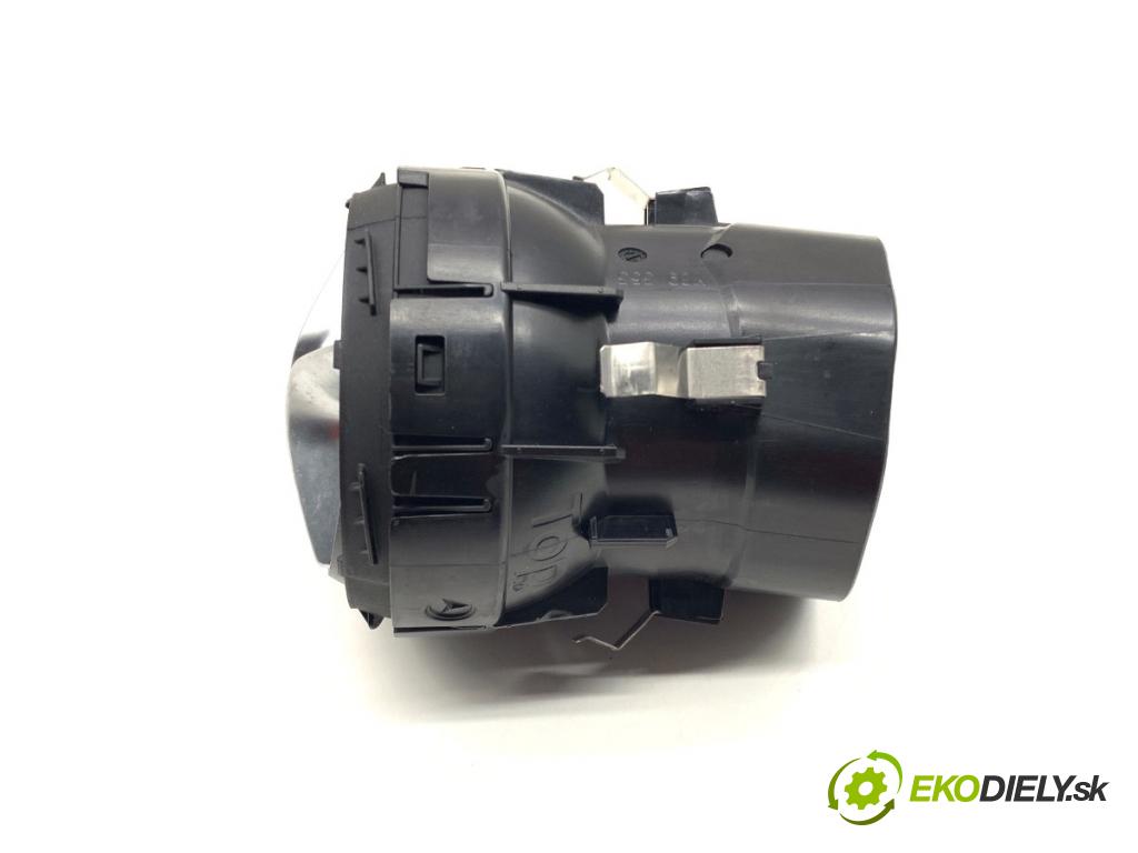 MERCEDES-BENZ KLASA GLA SUV 2017 100 kW GLA 200 CDI 4-matic (156.902) 2143 Mriežky kúrenia ľavá strana A1568300000 (Mriežka kúrenia (fukár))