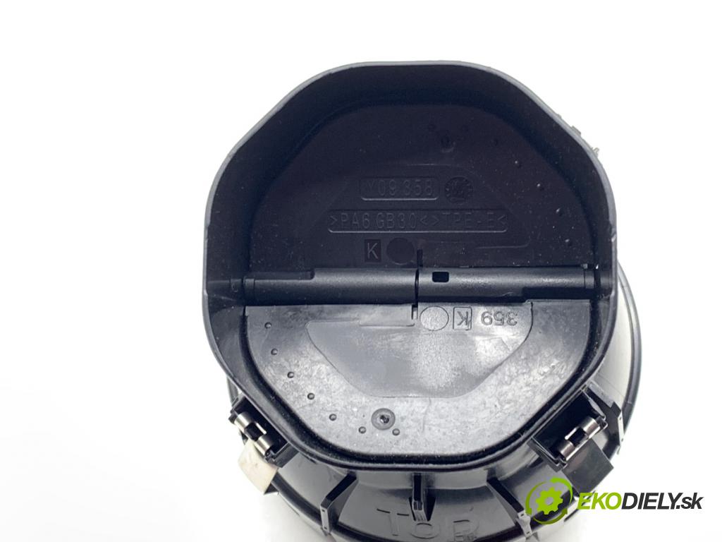 MERCEDES-BENZ KLASA GLA SUV 2017 100 kW GLA 200 CDI 4-matic (156.902) 2143 Mriežky kúrenia ľavá strana A1568300000 (Mriežka kúrenia (fukár))