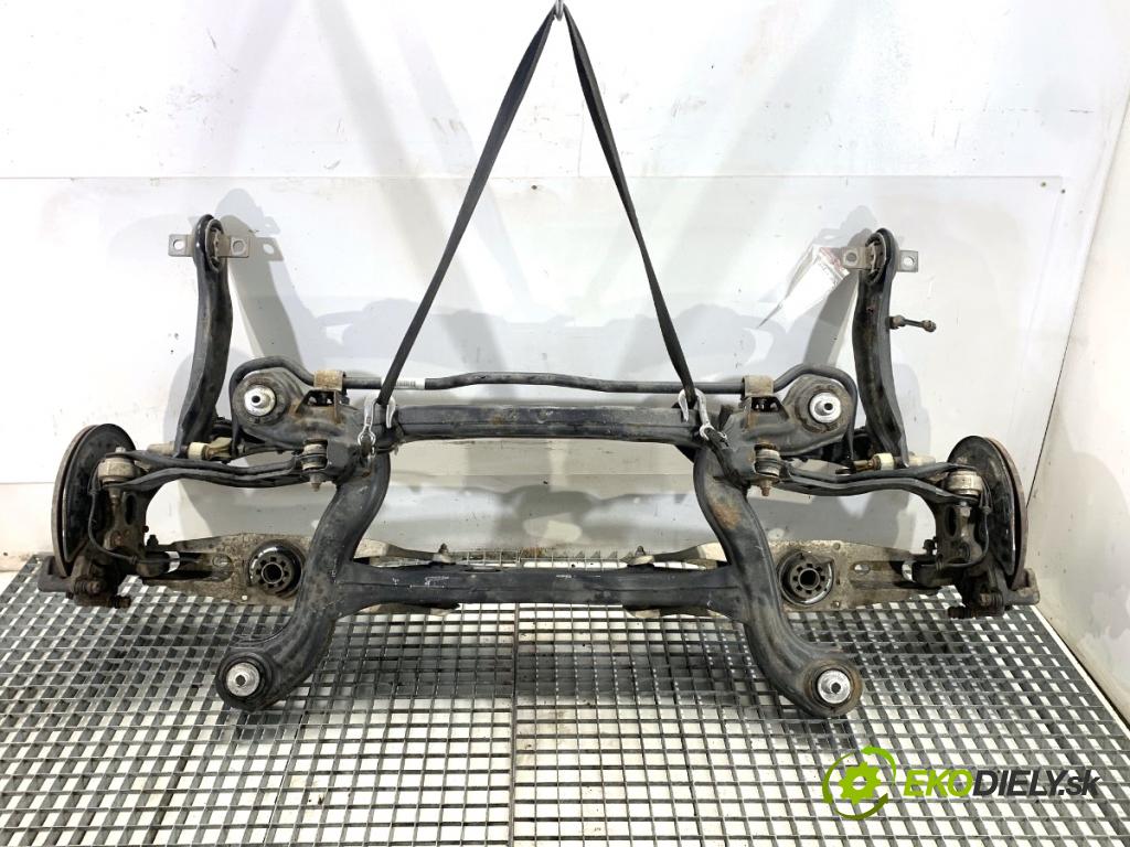 MERCEDES-BENZ KLASA GLA SUV 2017 100 kW GLA 200 CDI 4-matic (156.902) 2143 Výstuha zad 