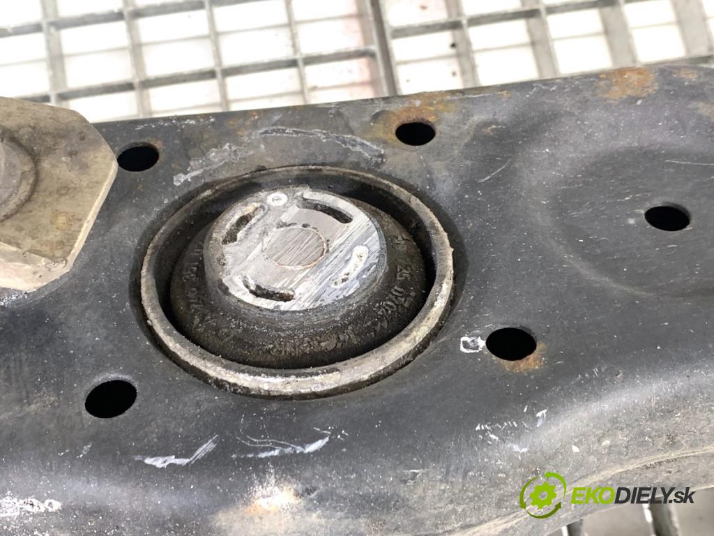 MERCEDES-BENZ KLASA GLA SUV 2017 100 kW GLA 200 CDI 4-matic (156.902) 2143 Výstuha zad