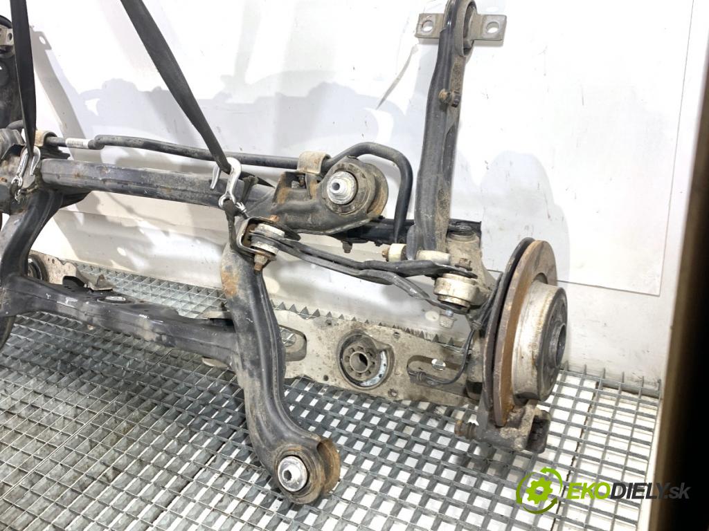 MERCEDES-BENZ KLASA GLA SUV 2017 100 kW GLA 200 CDI 4-matic (156.902) 2143 Výstuha zad