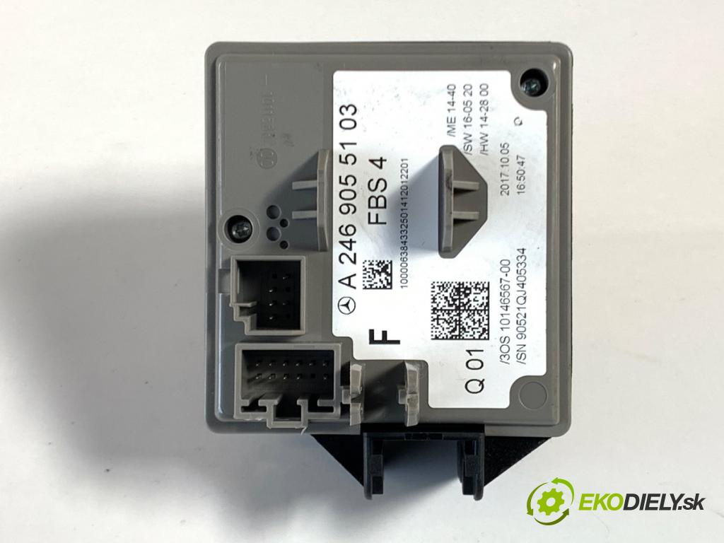 MERCEDES-BENZ KLASA GLA SUV 2017 100 kW GLA 200 CDI 4-matic (156.902) 2143 spinačka A2469055103 (Spínacia skrinka)