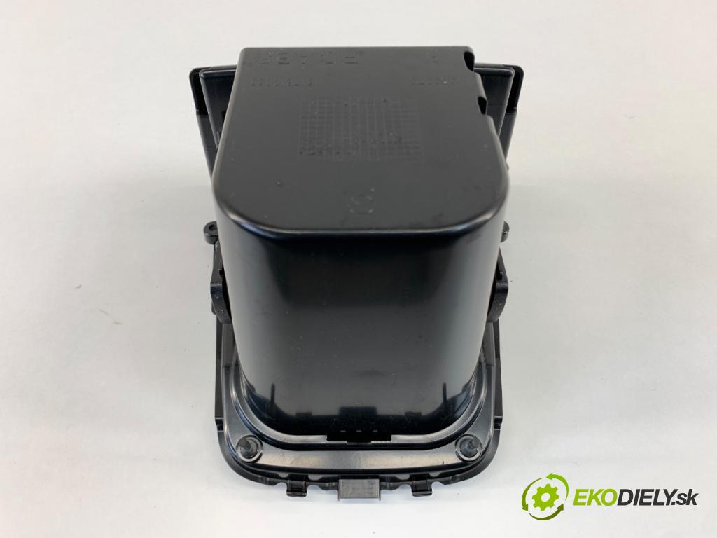 MERCEDES-BENZ KLASA GLA SUV 2017 100 kW GLA 200 CDI 4-matic (156.902) 2143 Priehradka, kastlík TUNEL: A1766804600