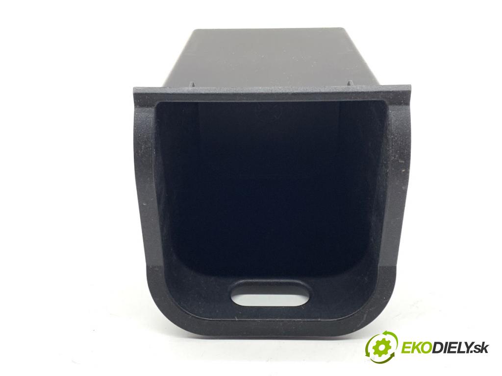 MERCEDES-BENZ KLASA GLA SUV 2017 100 kW GLA 200 CDI 4-matic (156.902) 2143 popelník A1766830675