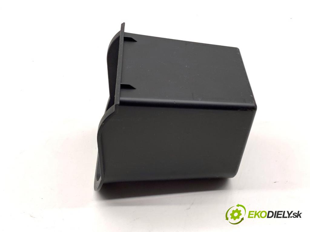 MERCEDES-BENZ KLASA GLA SUV 2017 100 kW GLA 200 CDI 4-matic (156.902) 2143 Popolník A1766830675