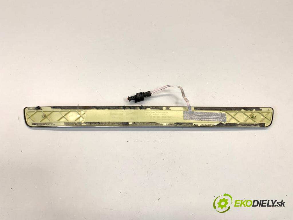 MERCEDES-BENZ KLASA GLA SUV 2017 100 kW GLA 200 CDI 4-matic (156.902) 2143 Lišta Násada prahu predný ľavá strana A2466805300