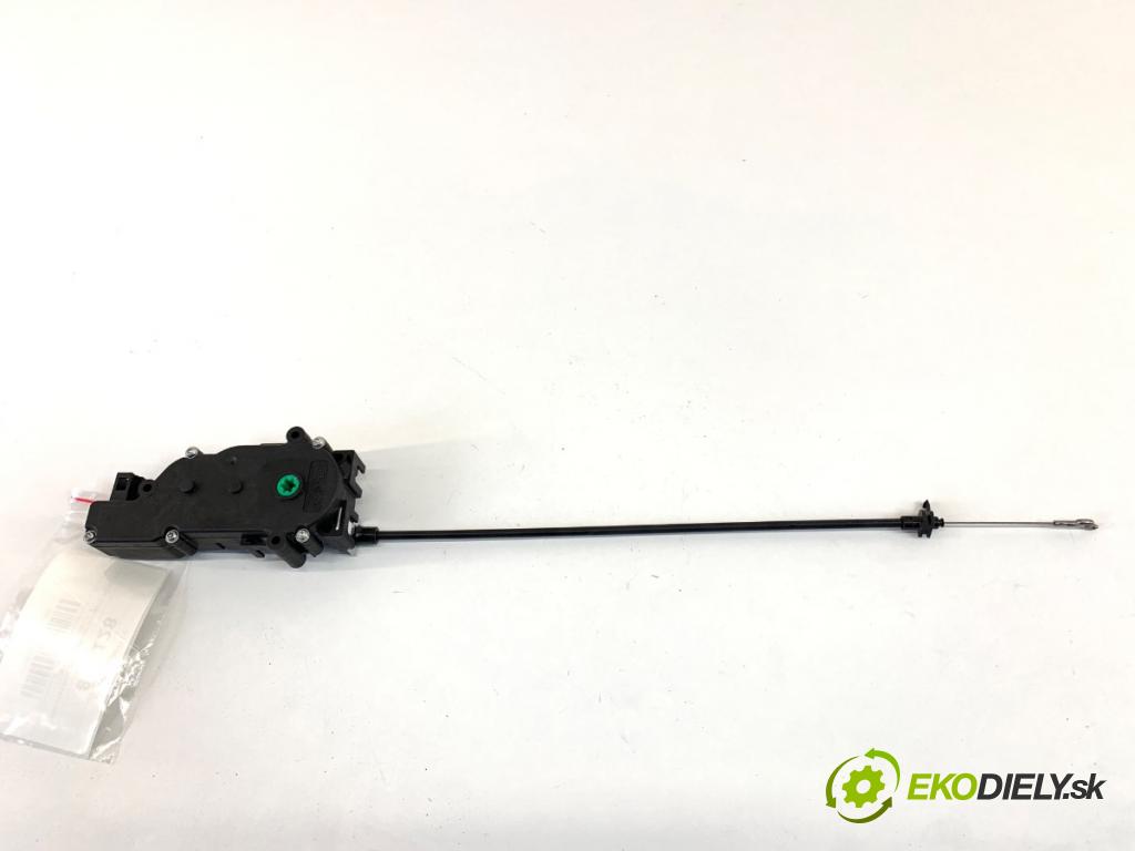 MERCEDES-BENZ KLASA GLA SUV 2017 100 kW GLA 200 CDI 4-matic (156.902) 2143 doťah dverí zad A2047500060