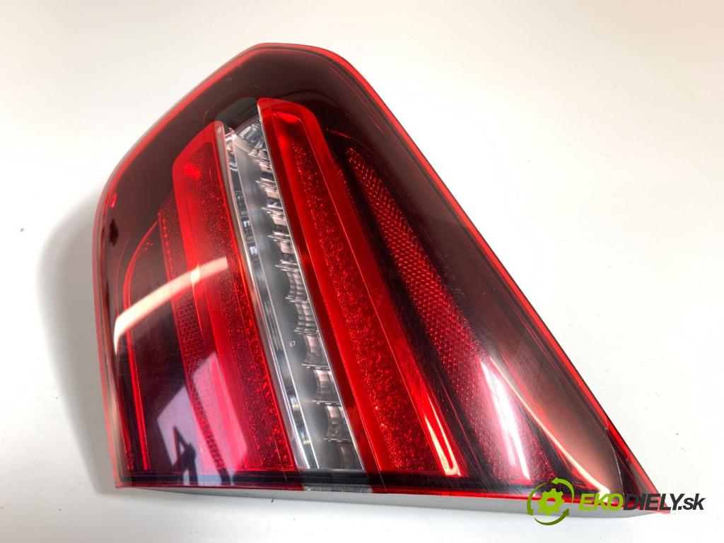 MERCEDES-BENZ KLASA GLA SUV 2017 100 kW GLA 200 CDI 4-matic (156.902) 2143 Svetlo zad pravá vnútorná A1569068800 (Kľučka dverí ostatné)