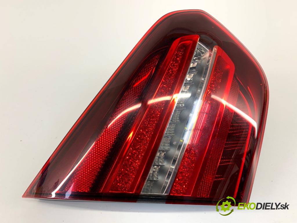 MERCEDES-BENZ KLASA GLA SUV 2017 100 kW GLA 200 CDI 4-matic (156.902) 2143 Svetlo zad ľavá strana vnútorná A1569068700 (Kľučka dverí ostatné)