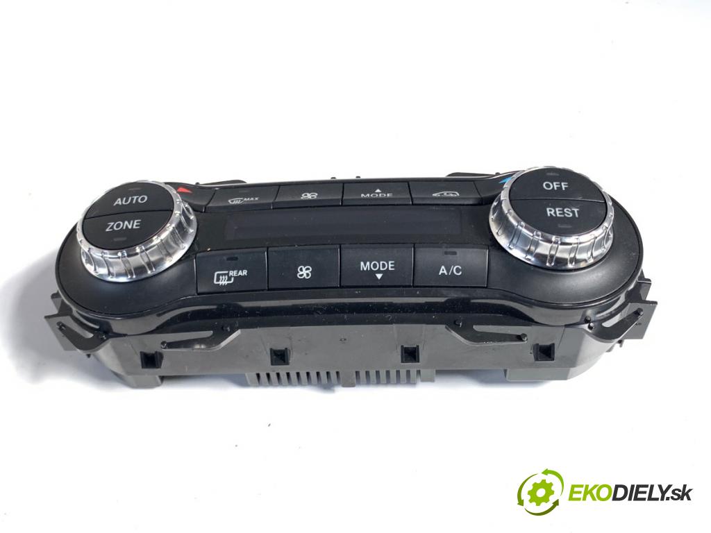 MERCEDES-BENZ KLASA GLA SUV 2017 100 kW GLA 200 CDI 4-matic (156.902) 2143 Panel ovládaní topení A2469003816 (Páčky pod volantem)