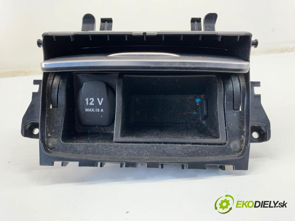 MERCEDES-BENZ KLASA GLA SUV 2017 100 kW GLA 200 CDI 4-matic (156.902) 2143 Popolník A1766804400