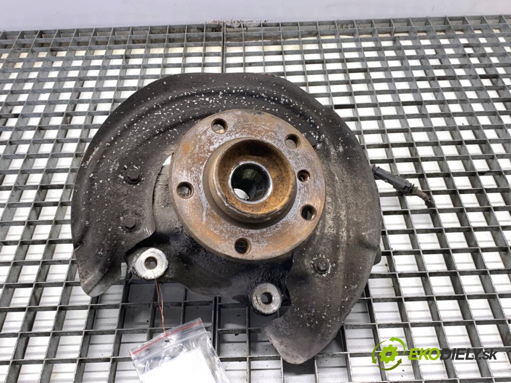 BMW F30 sedan 2016 140 kW 320 d xDrive 1995 náboj pravy predný 