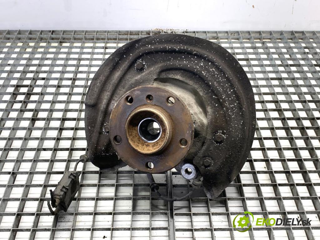 BMW F30 sedan 2016 140 kW 320 d xDrive 1995 náboj ľavy predný 