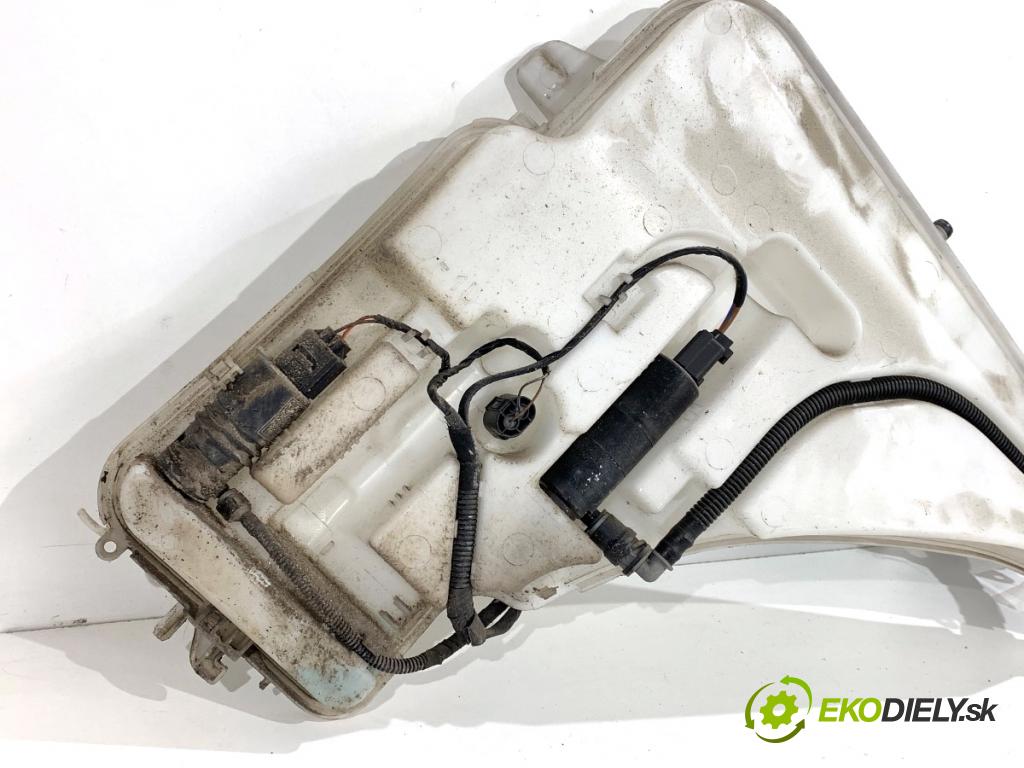 BMW F30 sedan 2016 140 kW 320 d xDrive 1995 Nádržka ostrekovačov 7241679