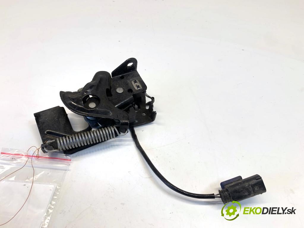 BMW F30 sedan 2016 140 kW 320 d xDrive 1995 zámok kapoty přední část pravý 7242548