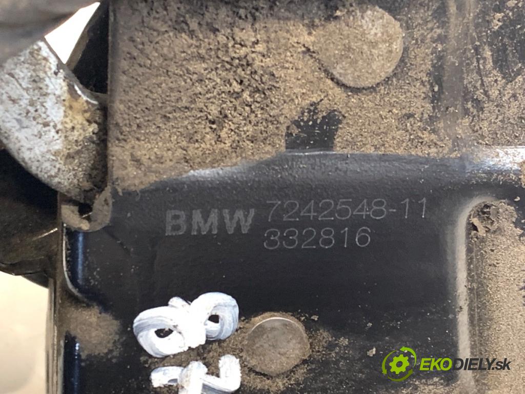 BMW F30 sedan 2016 140 kW 320 d xDrive 1995 zámok kapoty přední část pravý 7242548