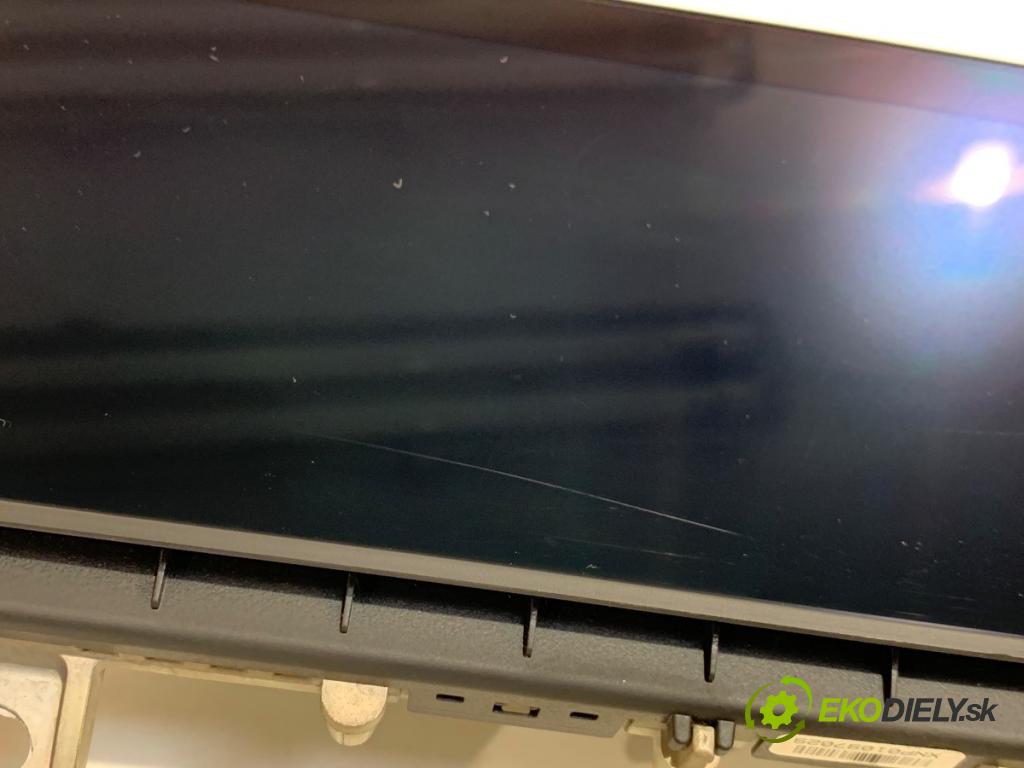 BMW F30 sedan 2016 140 kW 320 d xDrive 1995 Dislpej 6822626 (Prístrojová doska)