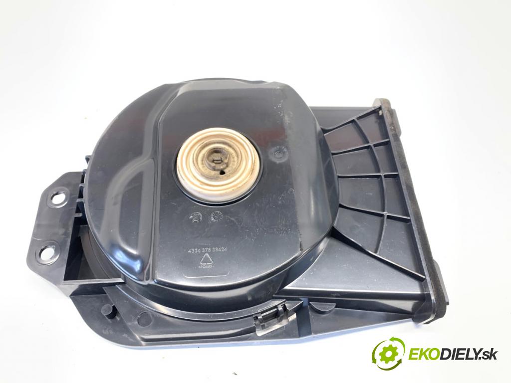 BMW F30 sedan 2016 140 kW 320 d xDrive 1995 subwoofer 9210147 (Audio zariadenie)