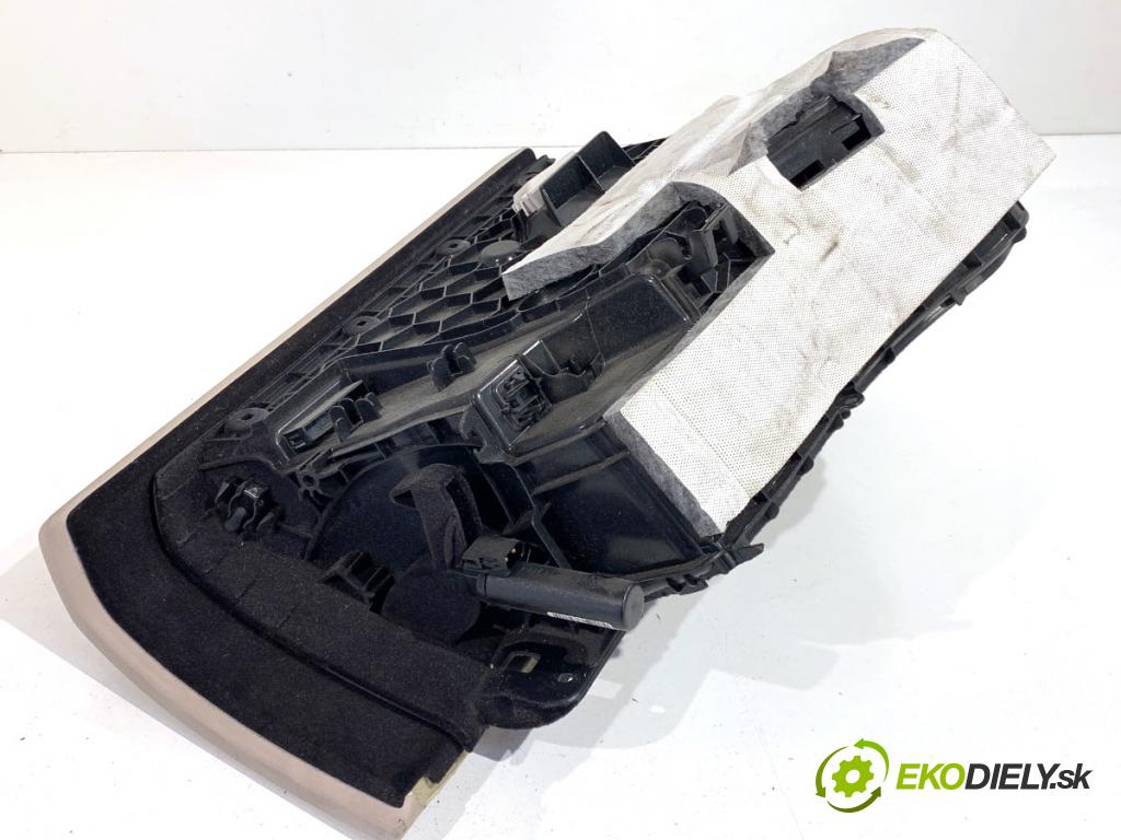 BMW F30 sedan 2016 140 kW 320 d xDrive 1995 Priehradka, kastlík spolujazdca  (Priehradka (kastlík))