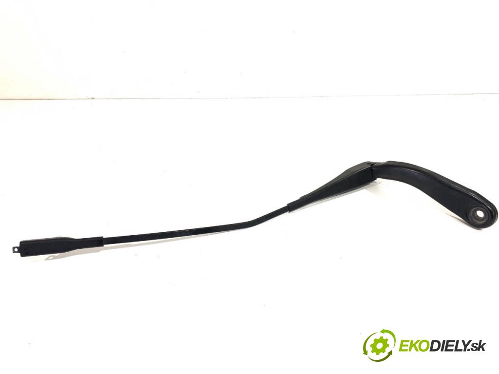 BMW F30 sedan 2016 140 kW 320 d xDrive 1995 Rameno stierače ľavy predný 7260474