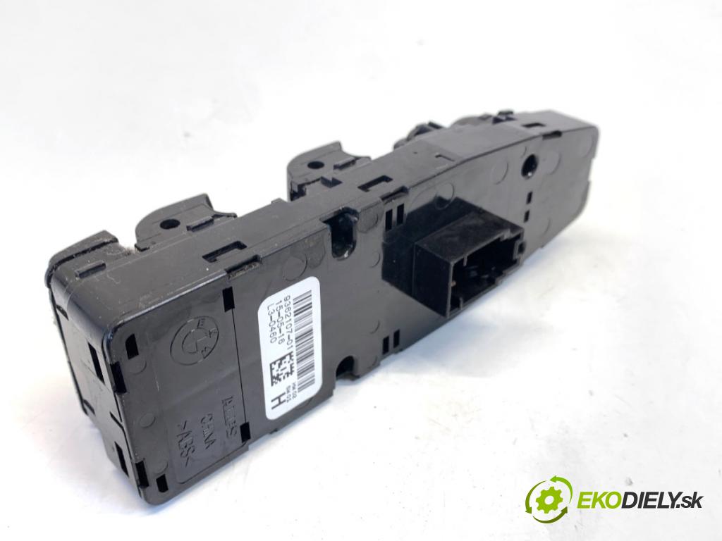 BMW F30 sedan 2016 140 kW 320 d xDrive 1995 Prepínač okien 9362107 (Prepínacie páčky pod volantom)