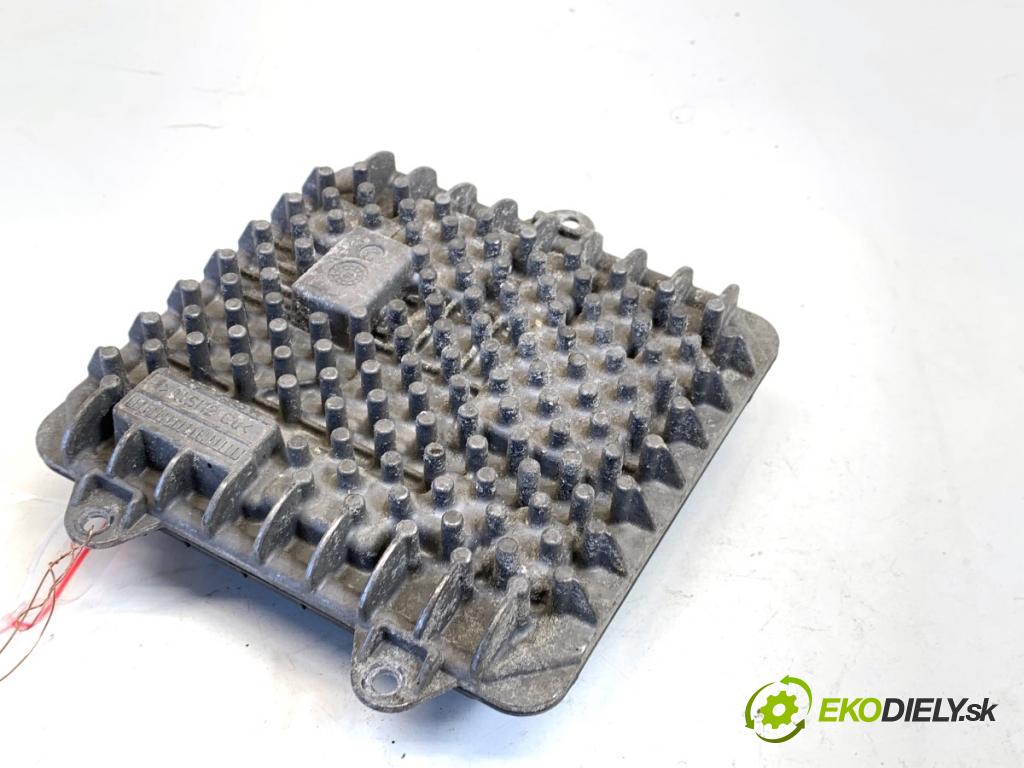 BMW F30 sedan 2016 140 kW 320 d xDrive 1995 Menič XENON 7457873 (Riadiaca jednotka xenónu)