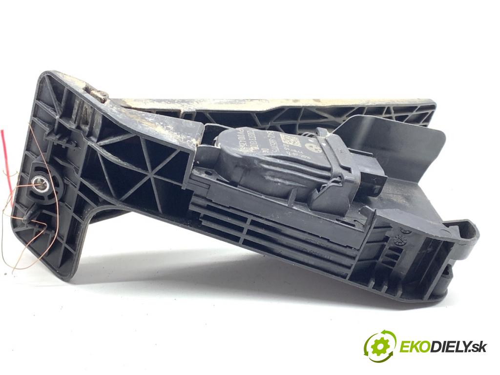 BMW F30 sedan 2016 140 kW 320 d xDrive 1995 Potenciometer plynu 6853175 (Potenciometer plynového pedálu)