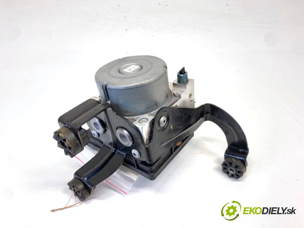 BMW F30 sedan 2016 140 kW 320 d xDrive 1995 pumpa ABS 6875559 (Pumpa ABS)