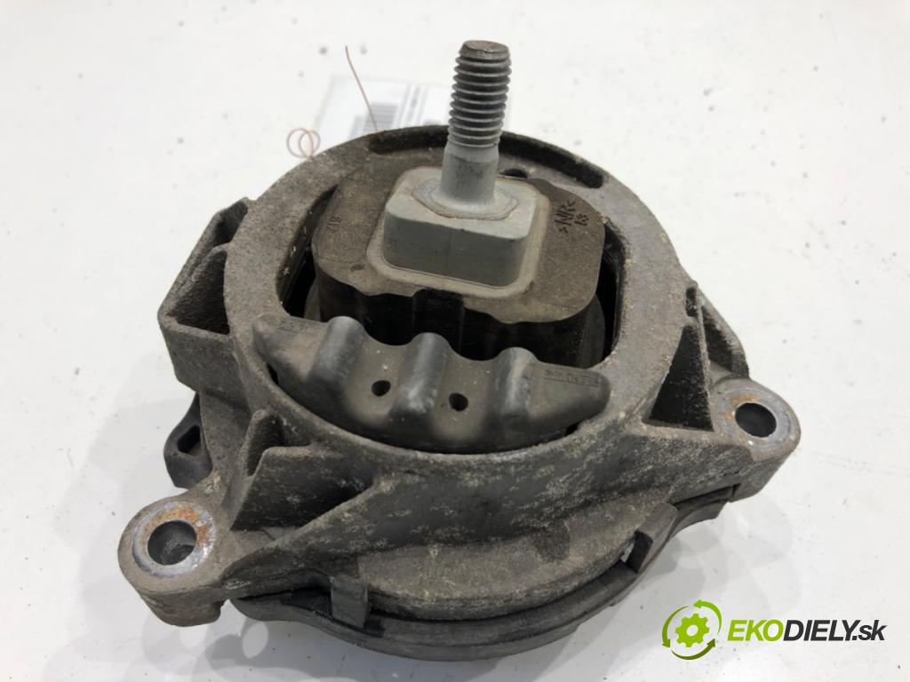 BMW F30 sedan 2016 140 kW 320 d xDrive 1995 AirBag Motor pravy 6856406