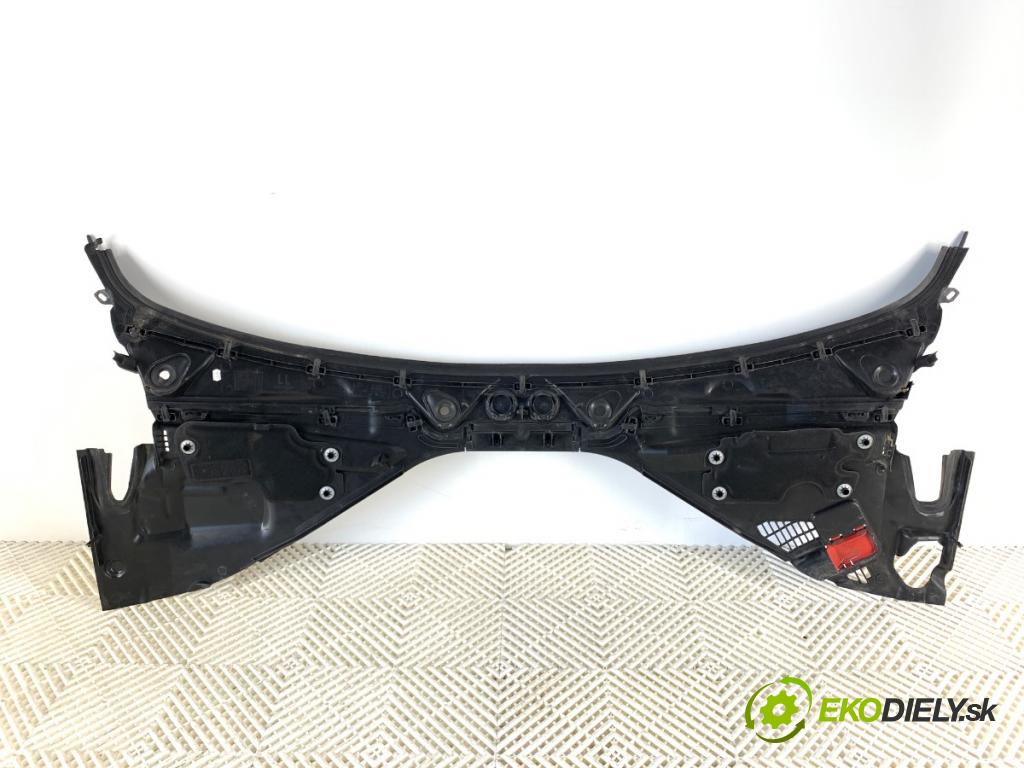 BMW F30 sedan 2016 140 kW 320 d xDrive 1995 torpédo plast pod čelní okno 7384465 (Plast pod čelním sklem)