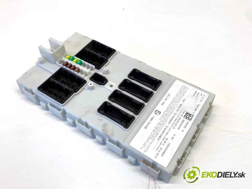 BMW F30 sedan 2016 140 kW 320 d xDrive 1995 modul komfortu 6824383 (Komfortní modul)