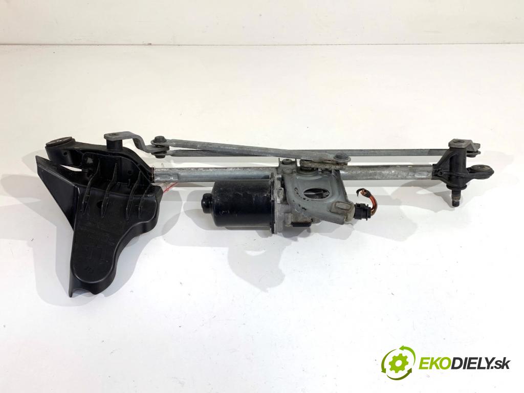 BMW F30 sedan 2016 140 kW 320 d xDrive 1995 mechanismus stěračů přední část 7267503 (Motorek stěračů přední)