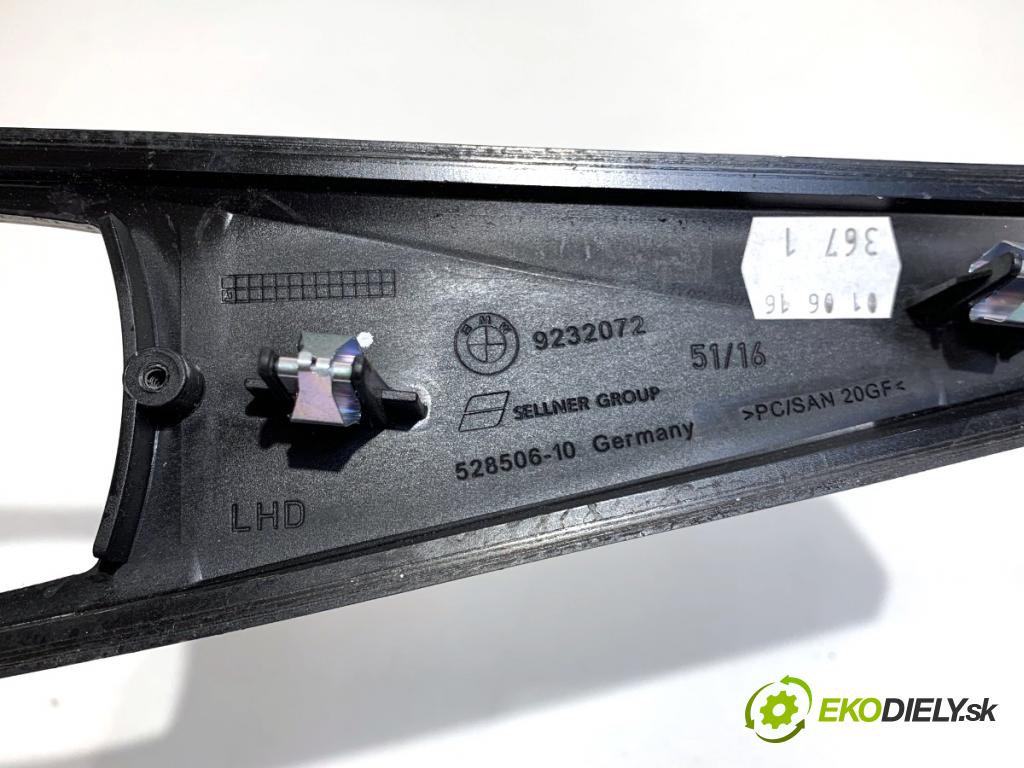 BMW F30 sedan 2016 140 kW 320 d xDrive 1995 lišty kryt 9232072 7260662 (Lišta)