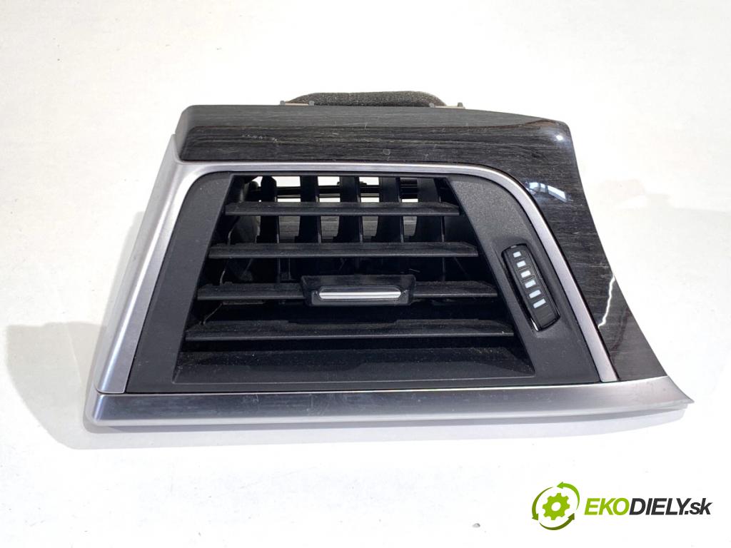 BMW F30 sedan 2016 140 kW 320 d xDrive 1995 Mriežky kúrenia ľavy predný 9218549